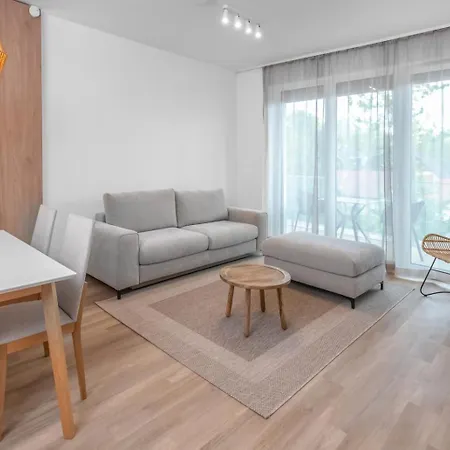 Platan Apartman By Hellobalatonlelle *