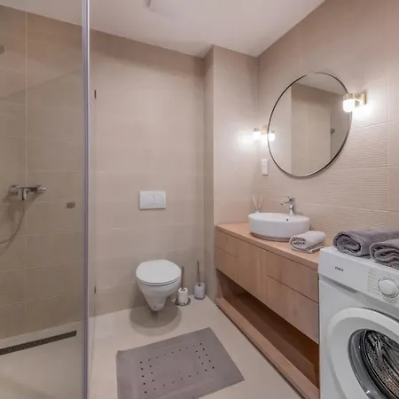 Platan Apartman By Hellobalatonlelle *