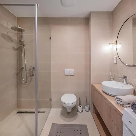 Platan Apartman By Hellobalatonlelle *