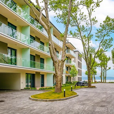 Platan Apartman By Hellobalatonlelle *